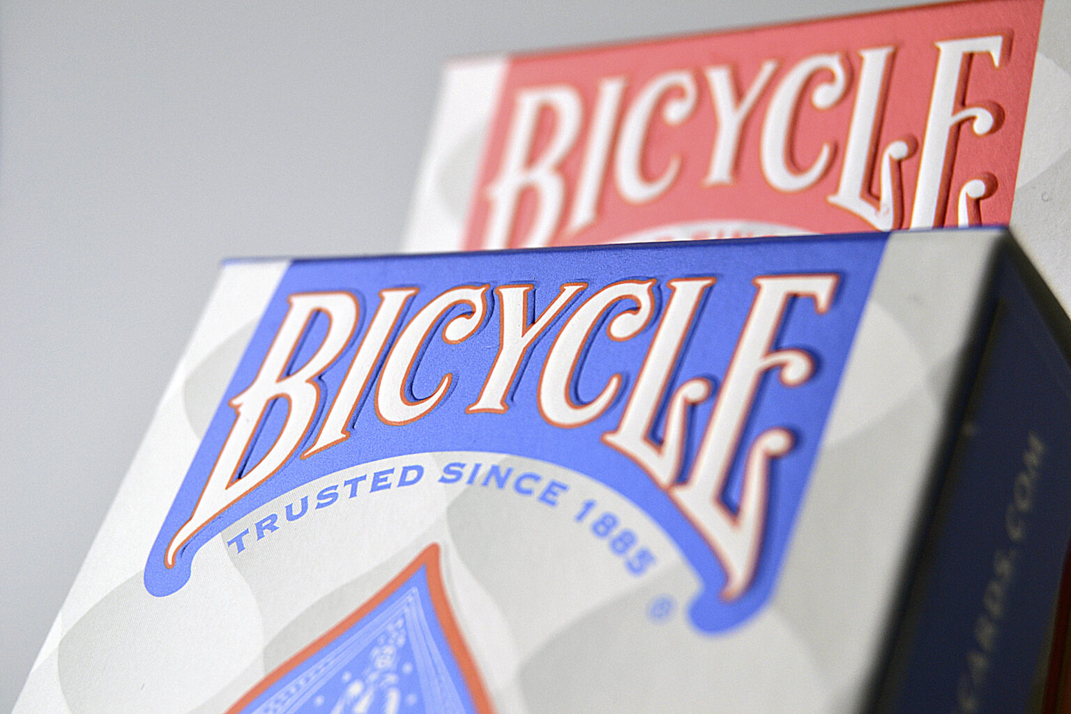 Bicycle® Prestige 100% Plastic - Rouge - befr.bicyclecards.com
